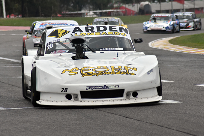 Luciano Trebbiani ganó con el Ford del Rodrigues Competición